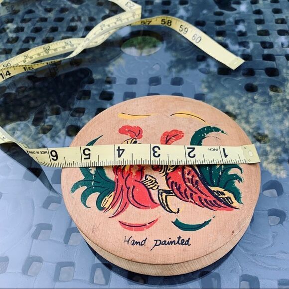 Vintage Wood Hamburger press/hand painted - Picture 4 of 4